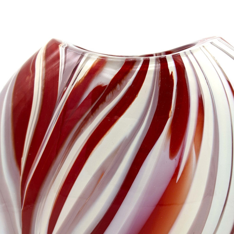 Hammered Vase – Red and Ivory 